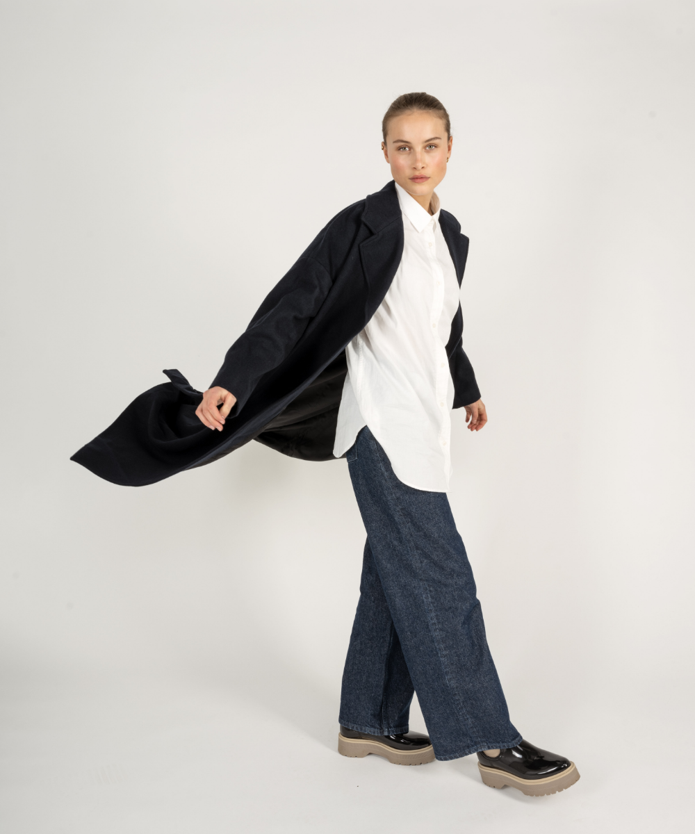 מכופתרת מחויטת לקסי